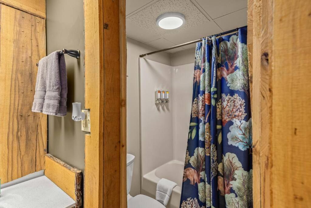יוריקה ספרינגס Stonegate Lodge Fire Pit 50In Tv Salt Water Pool Fast Wi-Fi Room #301 מראה חיצוני תמונה